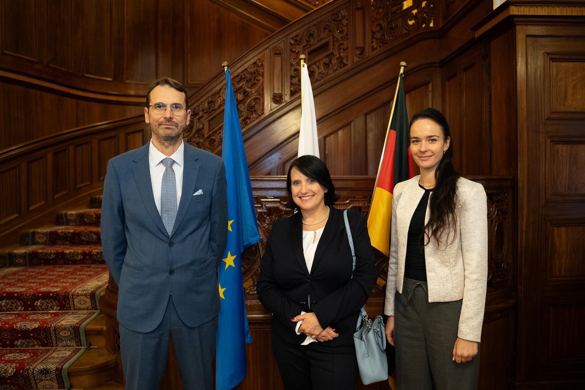 Rektor UŁ prof. Rafał Matera, prof. Monika Namysłowska i dr Izabela Florczak