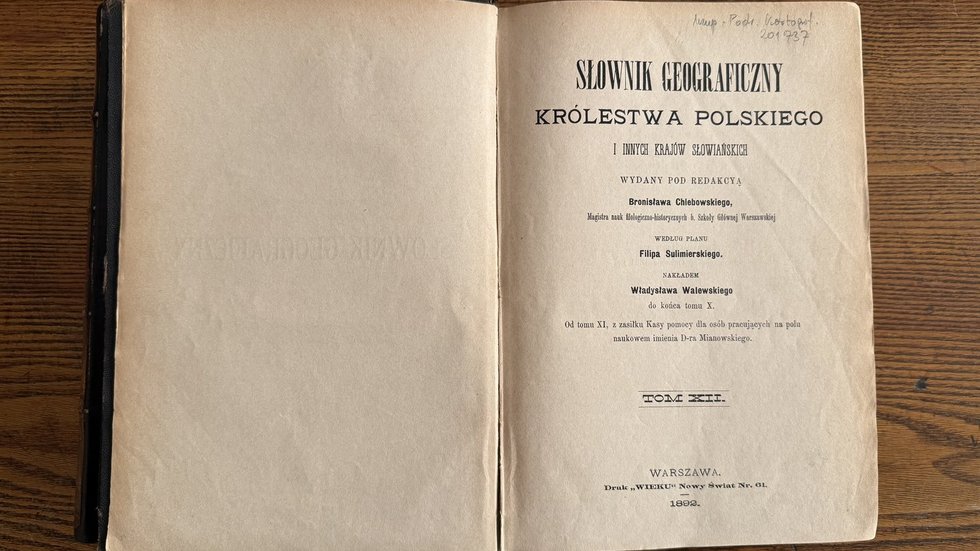 a photo of the "Słownik geograficzny Królestwa Polskiego" 