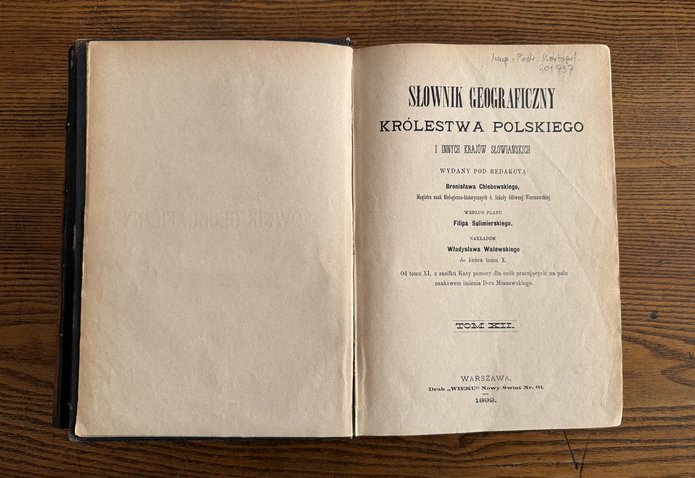 a photo of the "Słownik geograficzny Królestwa Polskiego" 