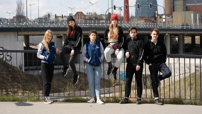 Studenci - ambasadorzy UŁ na tle EC1