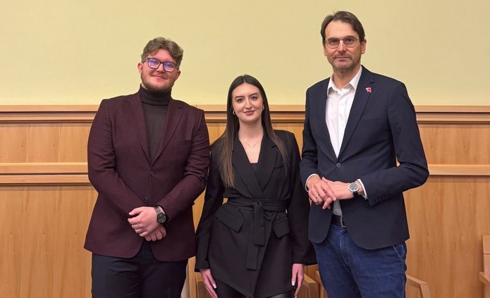 Matylda i Łukasz z rektorem UŁ, prof. drem hab. Rafałem Materą