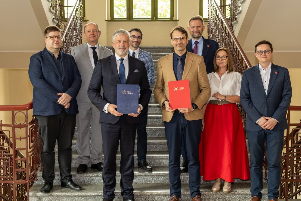 wspólne zdjęcie uczestników spotkania 