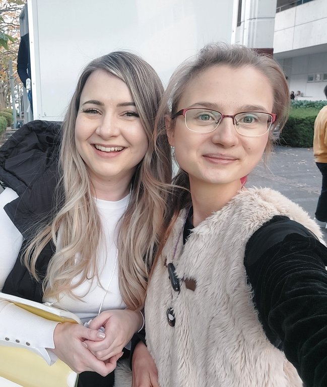 Stypendystka z koleżanką