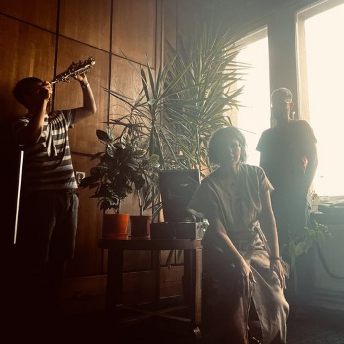 Trójka artystów w sali Muzykaliów Biblioteki UŁ