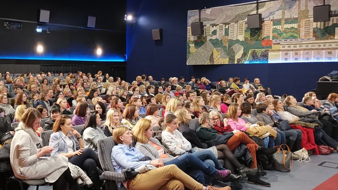 publiczność w Kinie Charlie