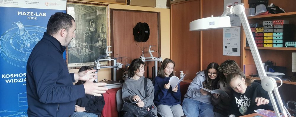 the visit of students of the Zawisza Czarne Primary School No. 142 in Lodz to the Faculty of Physics and Applied Informatics