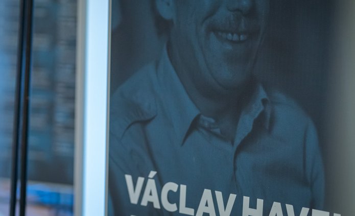 wystawa plakat z Vaclavem Havlem