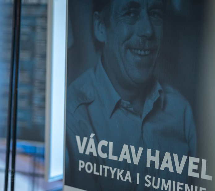 wystawa plakat z Vaclavem Havlem