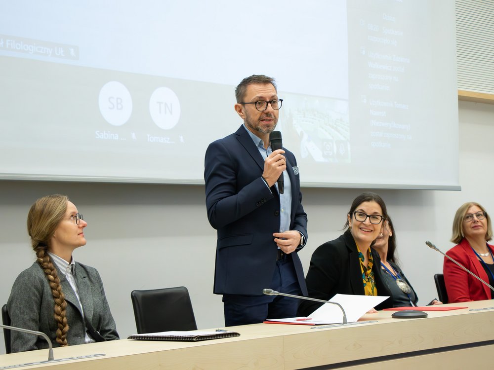 Dziekan Wydziału FIlologicznego prof. Rafał Zarębski