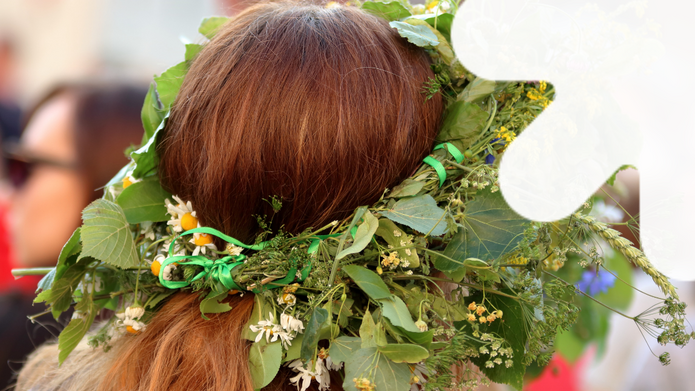 a decorative element: a wreath