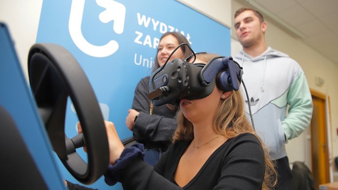 Symulatory na zajęciach ze studentami Logistyki w biznesie