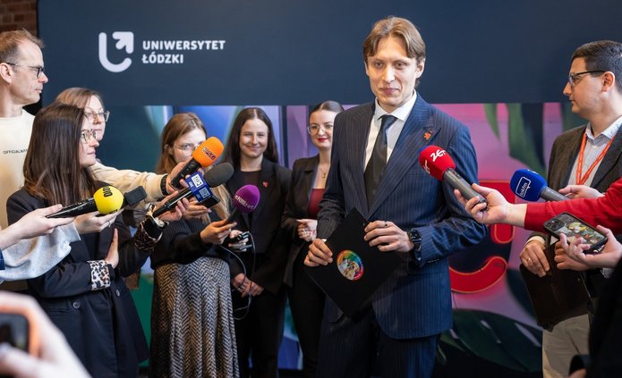 Brieding prasowy marcowego śniadania prasowego UŁ