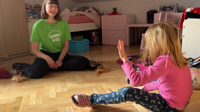 Maja z psychologii prowadzi zajęcia z Mają, podopieczną Happy Kids
