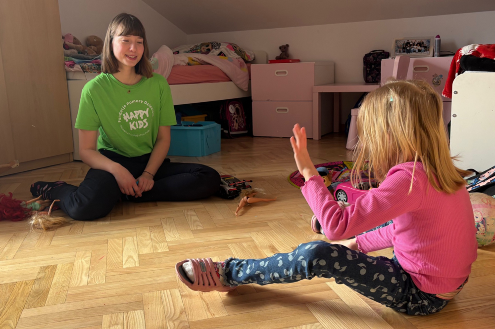 Maja z psychologii prowadzi zajęcia z Mają, podopieczną Happy Kids
