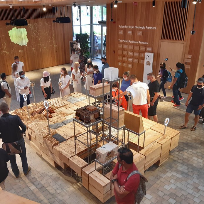 Representatives of the University of Lodz at EXPO 2020 in Dubai in the Polish Pavilion