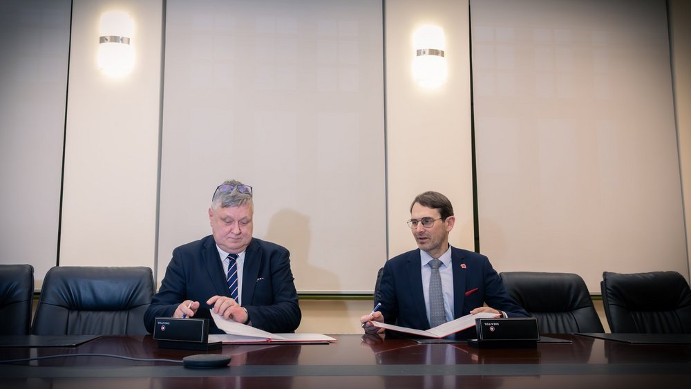 Podpisanie umowy UŁ x ŁZPN