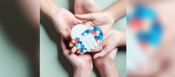 dłonie trzymające serce