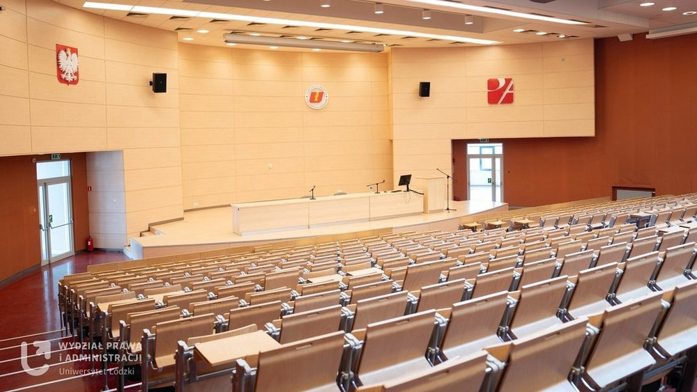 Wnętrze auli czerownej.