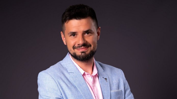portret Sebastian Grochala