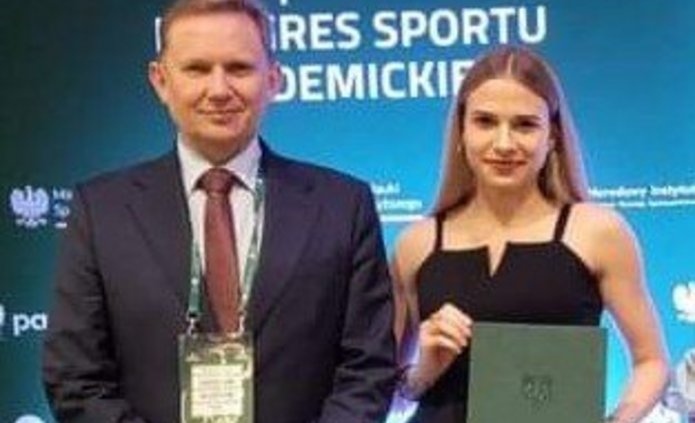 Paulina Grzegórska and the University of Lodz Vice-Rector for Academic and External Relations, Radosław Olszewski