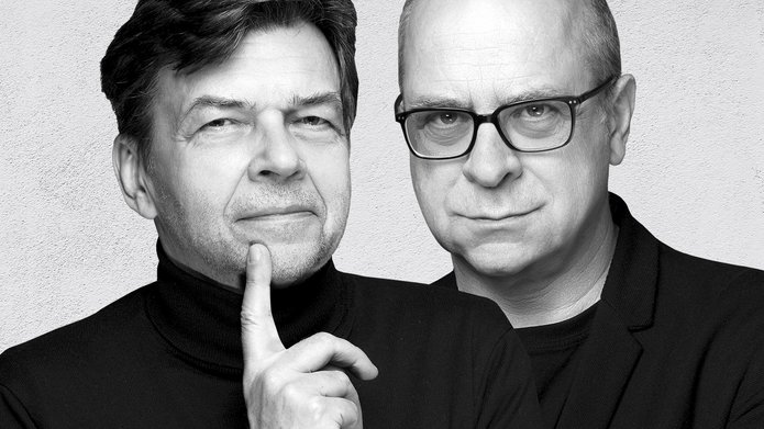 Jarniewicz i Świerkocki patrzą prosto w oglądającego