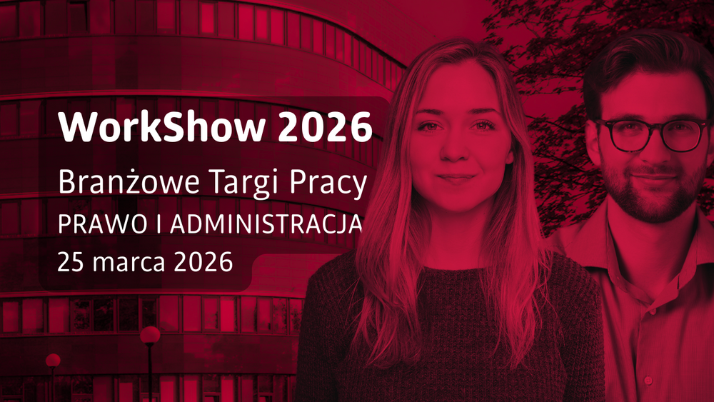 Student i studentka na tle budynku wydziału