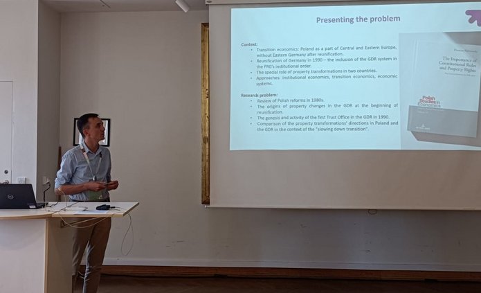 a photo of Dr Damian Bębnowski