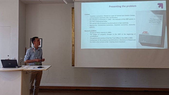 a photo of Dr Damian Bębnowski