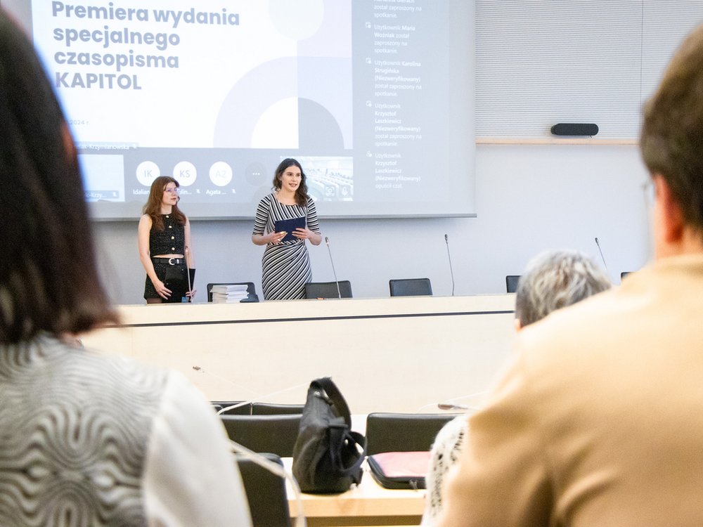 Uczestniczki projektu w trakcie prezentacji jego efektów