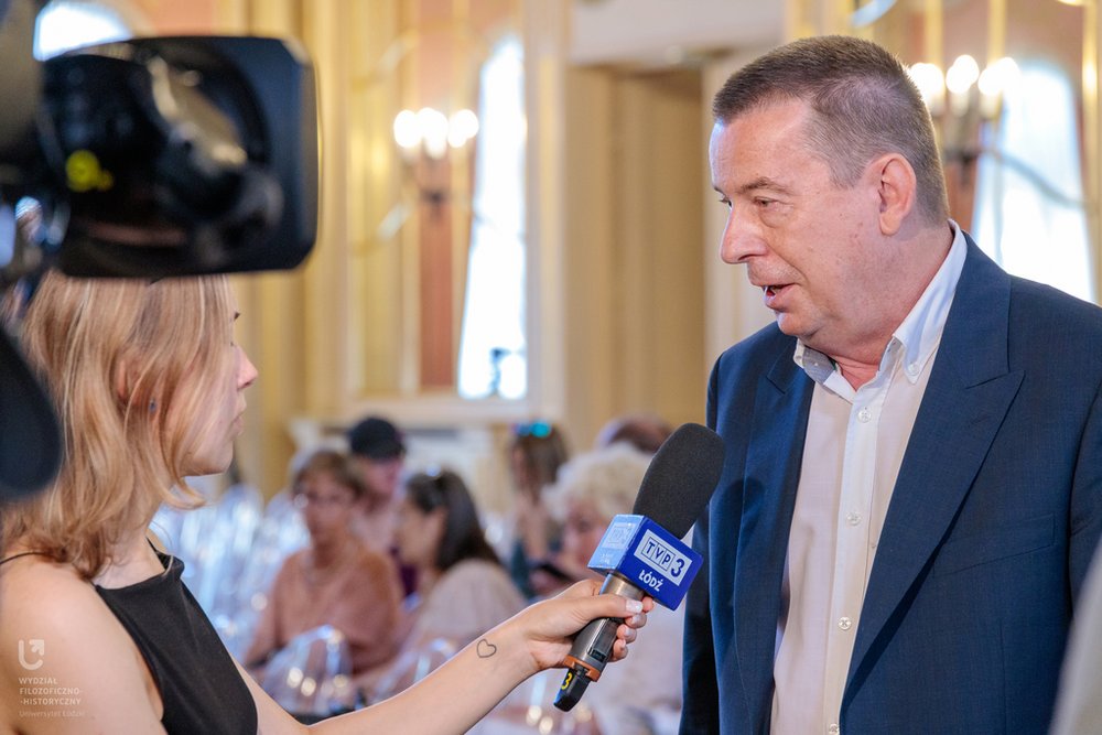 prof. Jarosław Kita (redaktor III tomu monografii Łodzi) podczas wypowiedzi do TVP3