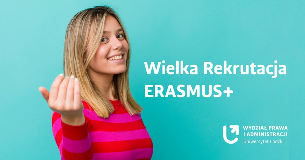 Studentka zapraszająca do udziału w naborze