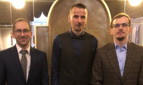 laureaci z prorektorem UŁ dr. hab. Krzysztofem Pabisem, prof. UŁ