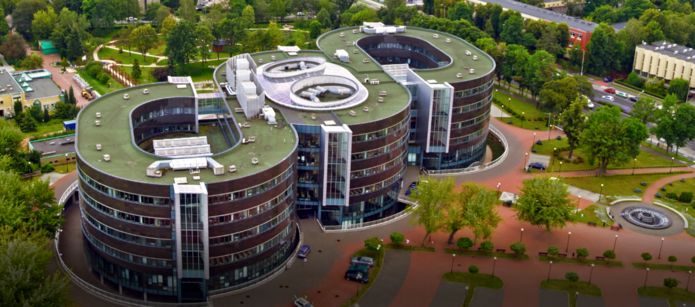 WPiA widok budynku z drona.