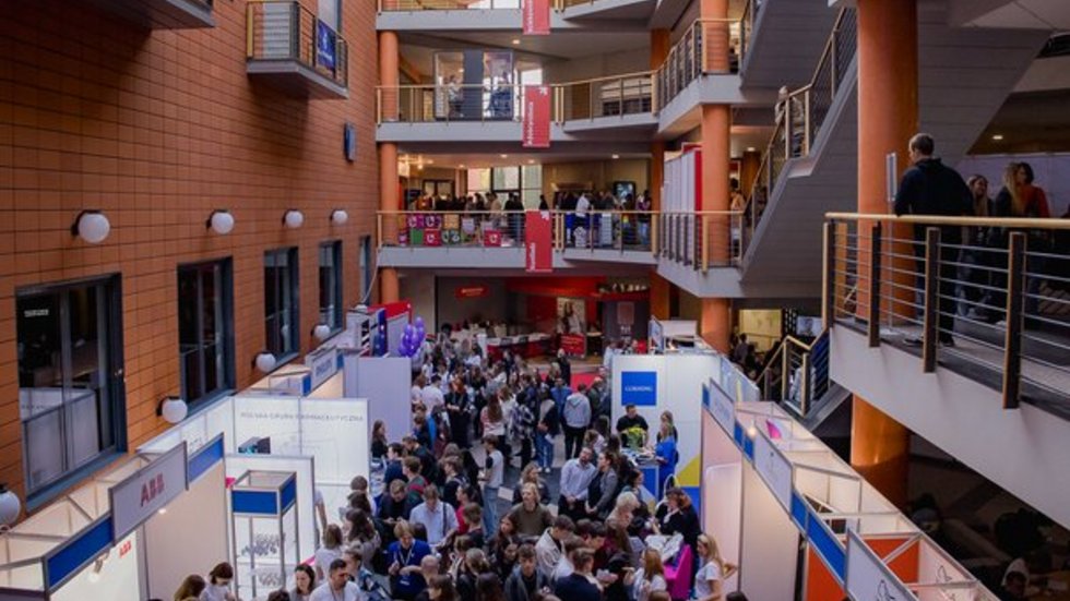 uczestnicy Targów Pracy na UŁ