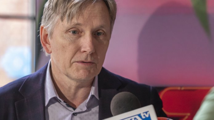 Prof. Marek Adamczewski during press breakfast of the University of Lodz