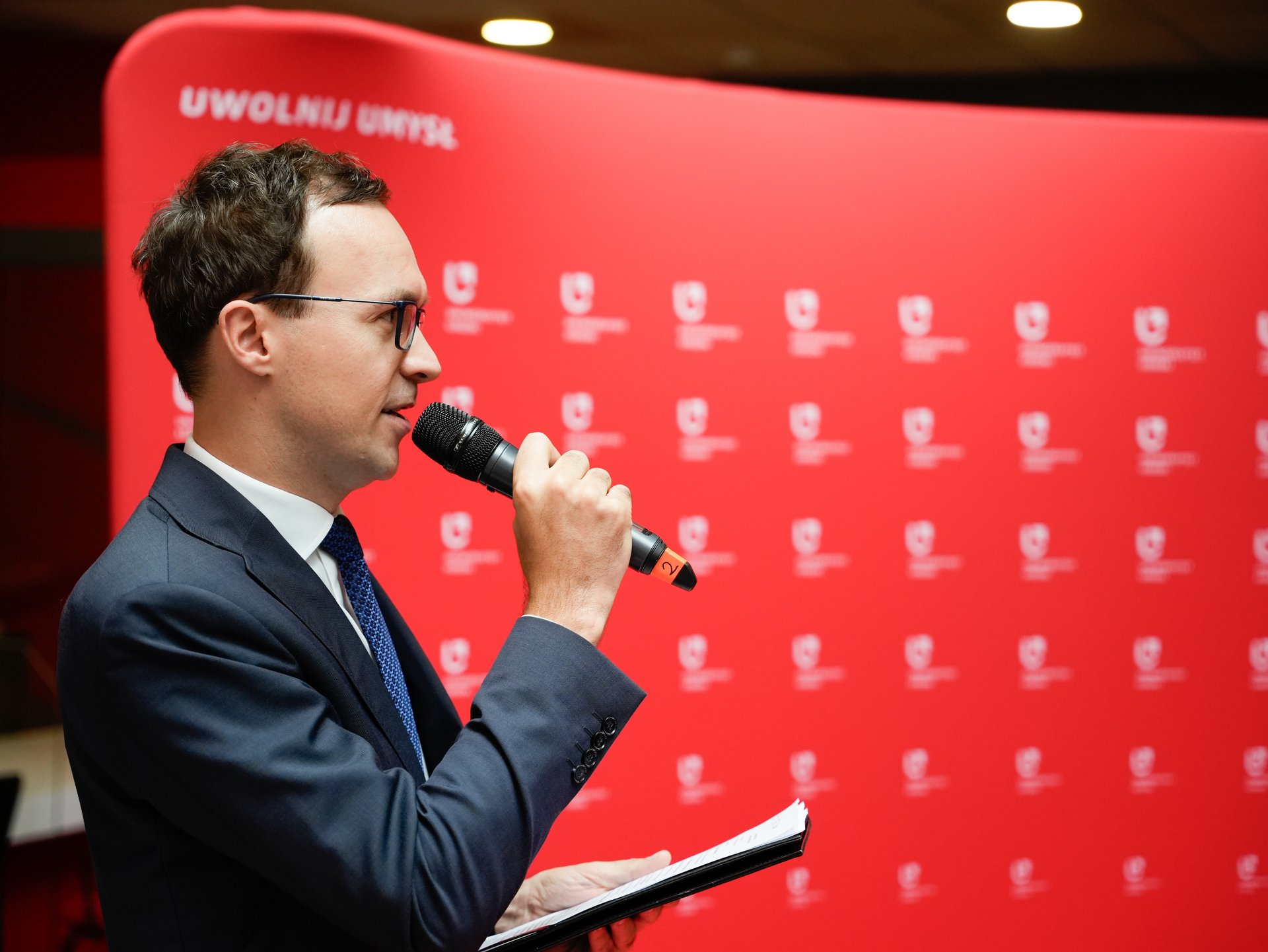 Przemysław Fabjanowski podczas otwarcia Targów Pracy UŁ