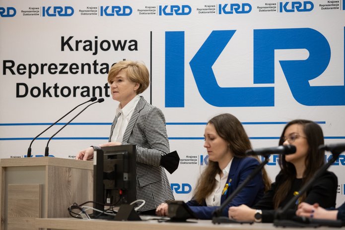 Rektor UŁ prof. Elżbieta Żądzińska otwiera posiedzenie Krajowej Reprezentacji Doktorantów w 2022 roku