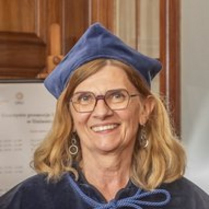 dr hab. Elżbieta Ostrowska