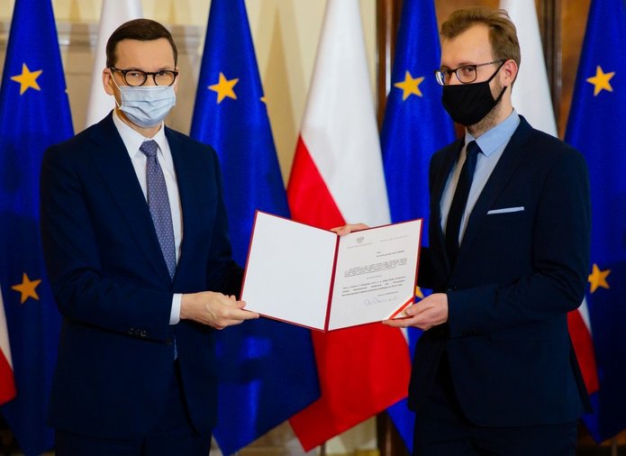 Premier Mateusz Morawiecki z dr Jędrzejem Kotarskim