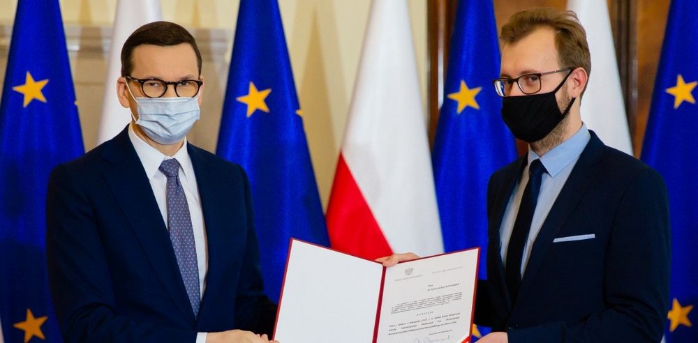 Premier Mateusz Morawiecki z dr Jędrzejem Kotarskim