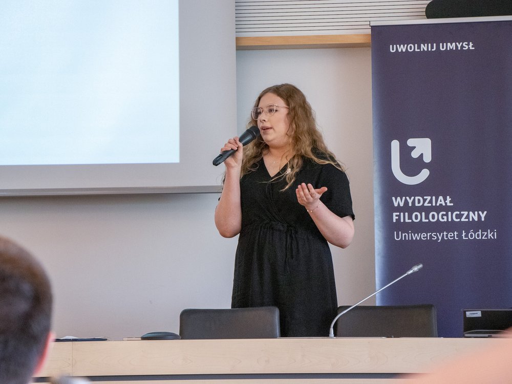 Uczestniczka podczas wystąpienia