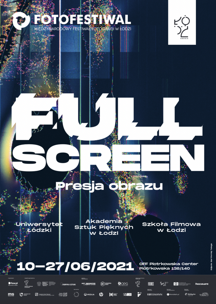 [Translate to English:] Plakat wydarzenia, tytuł festiwalu na abstrakcyjnym tle