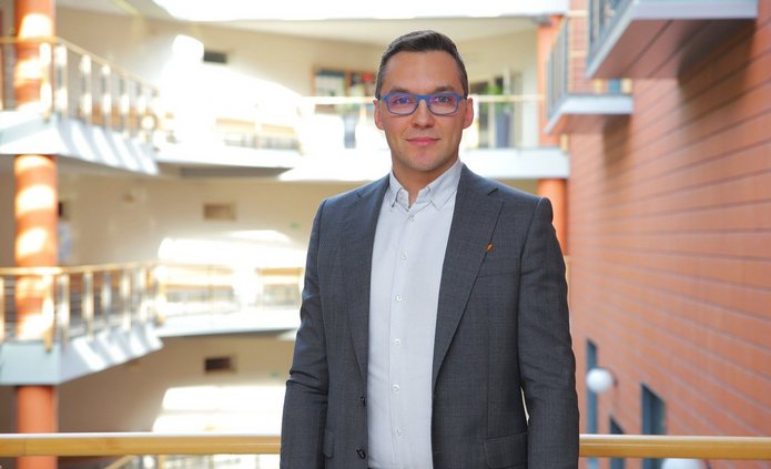 a photo of Dr Dominik Skowroński