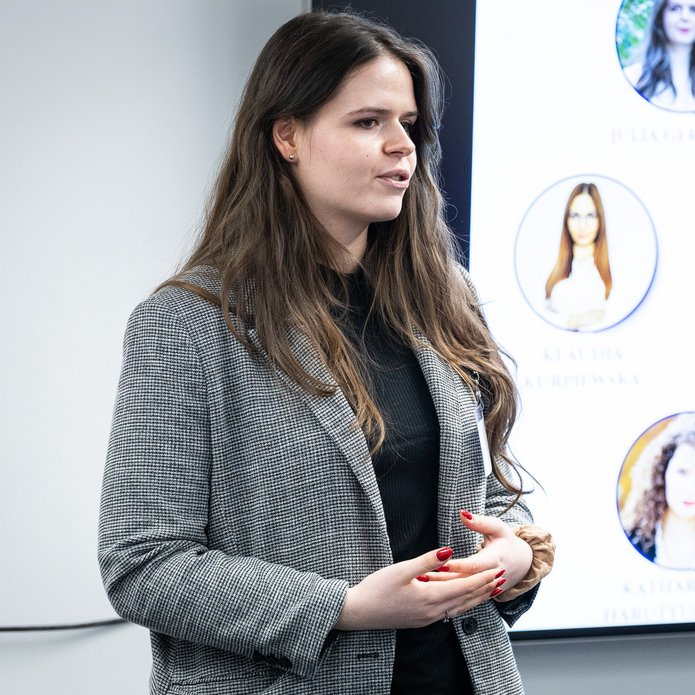Studentka WFH UŁ Julia Gertner
