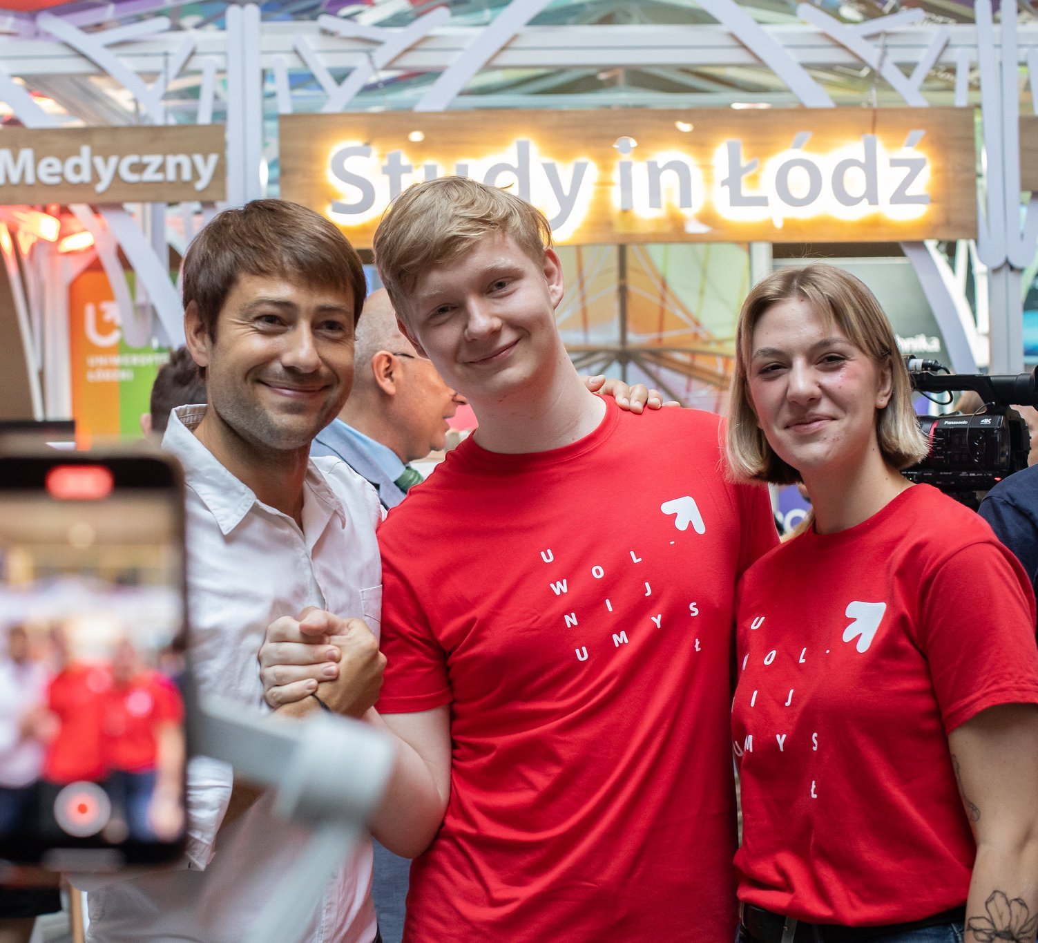 wiceprezydent Adam Pustelnik z Ambasadorami UŁ