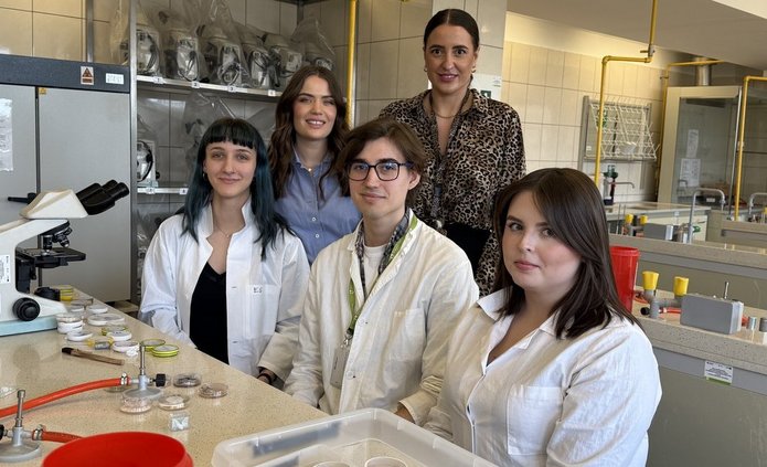 prace w laboratorium