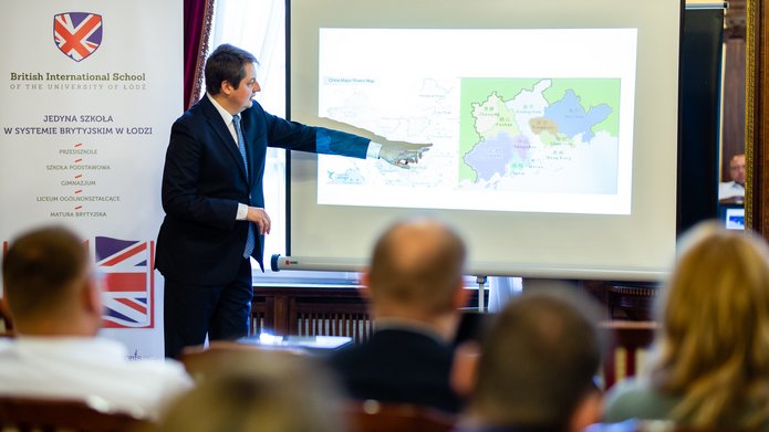 prof. Dominik Mierzejewski podczas wystąpienia