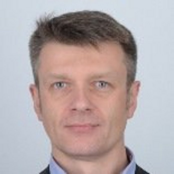 portret dr Jarosław Wojcieszek