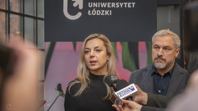 Marta Nowacka, koordynatorka ds. przeciwdziałania dyskryminacji, mobbingowi i innym zachowaniom niepożądanym na UŁ, Centrum Wsparcia i Dostępności oraz Bartosz Stępień pełnomocnik Rektora UŁ do spraw osób ze szczególnymi potrzebami, dyrektor Centrum Wsparcia i Dostępności