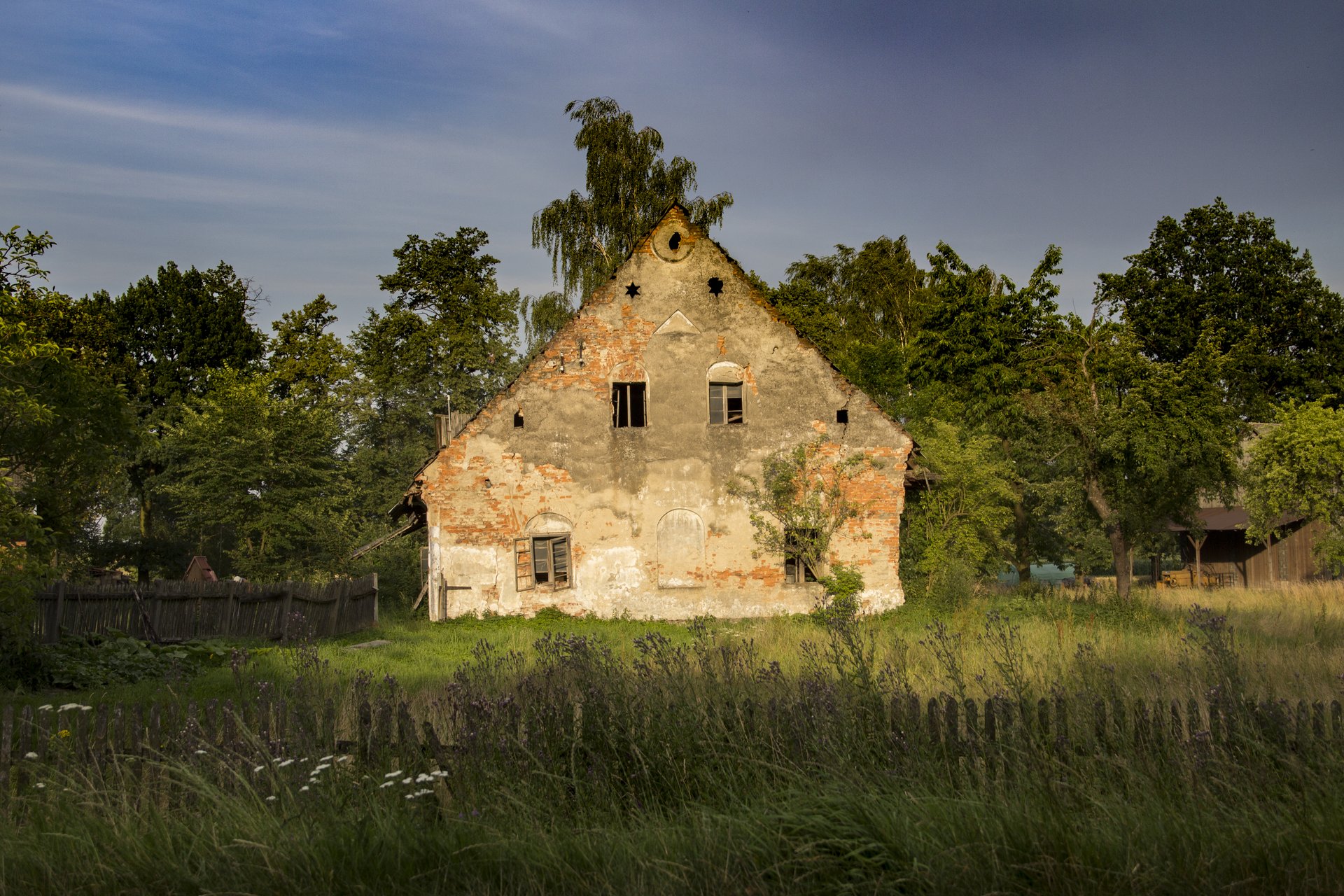 an abandoned house